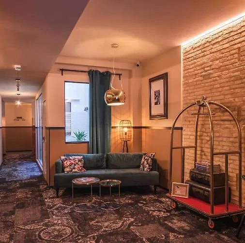 Hografic Hotel 2*