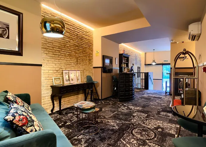 Hografic Hotel 2*